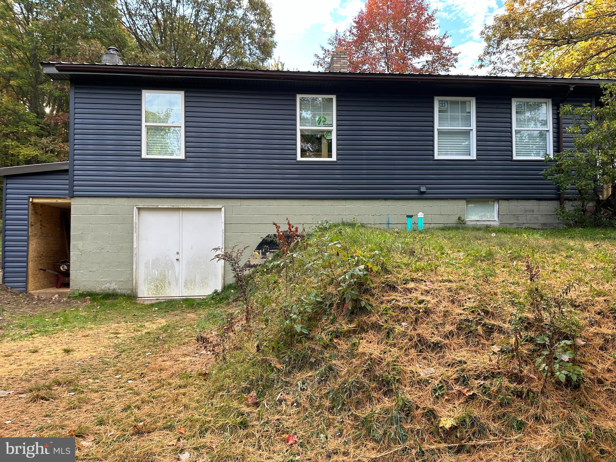 77 Hickory STREET