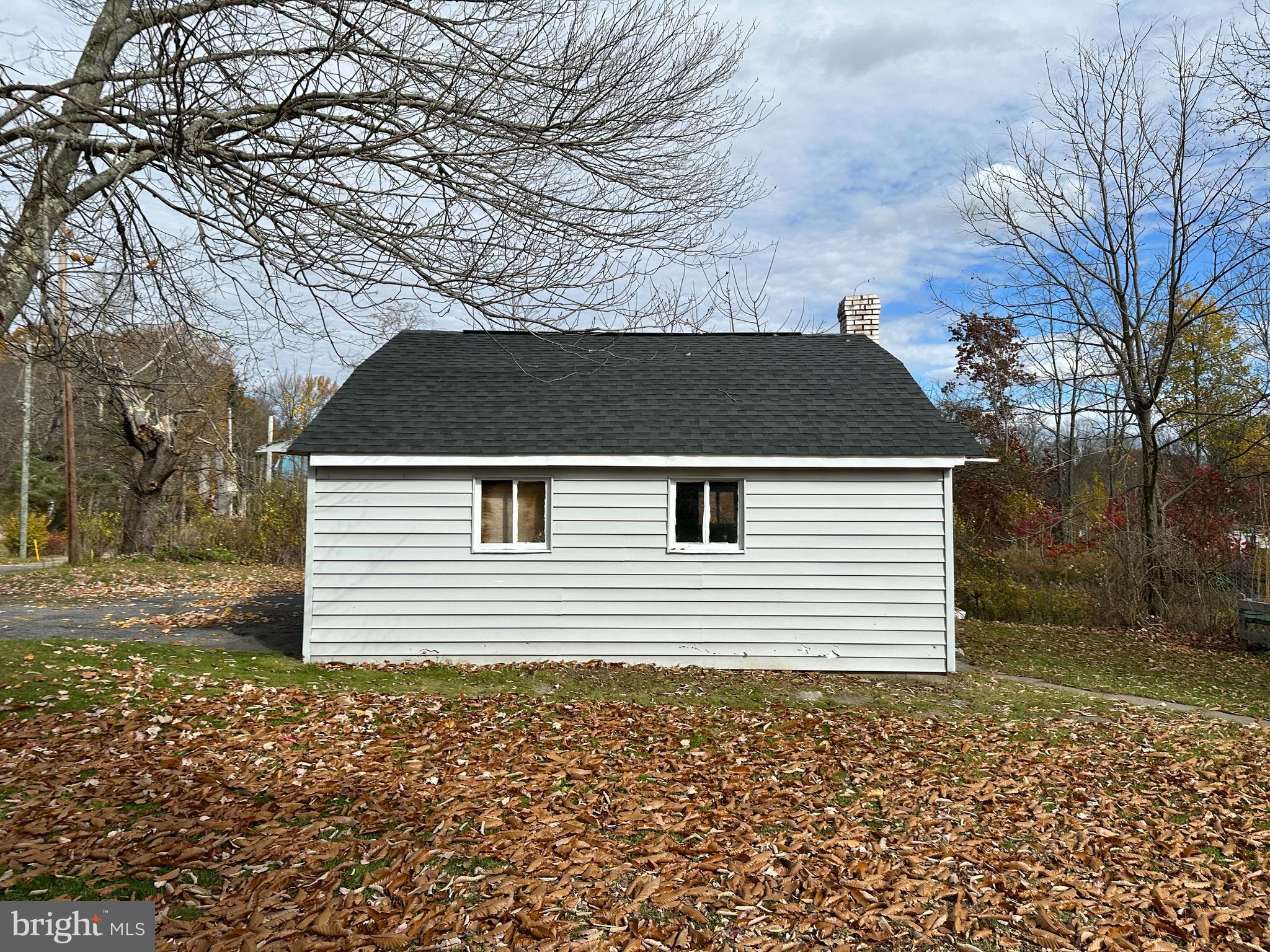 596 Maple STREET