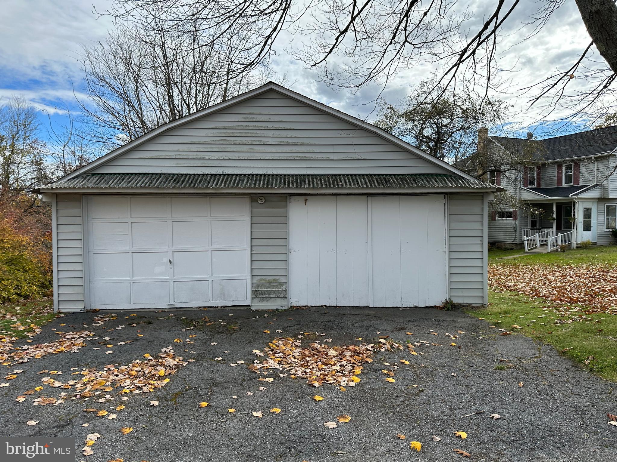 596 Maple STREET
