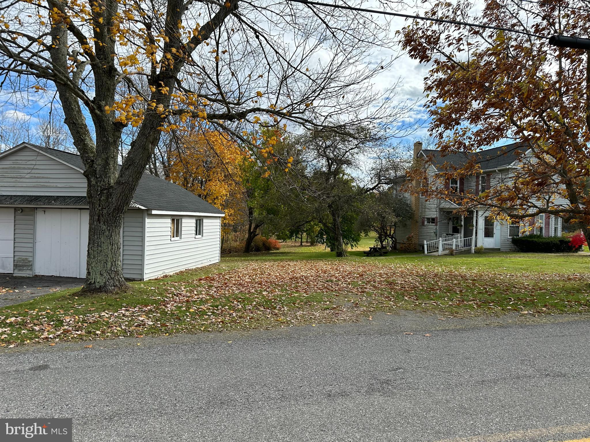 596 Maple STREET