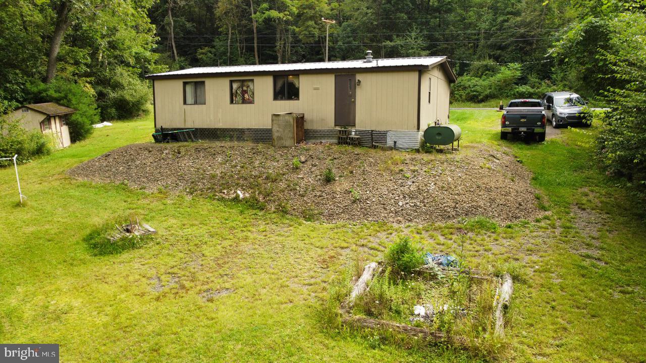 886 Ashland ROAD