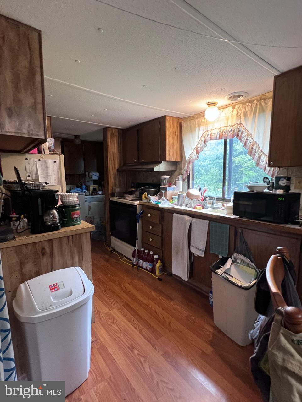 886 Ashland ROAD