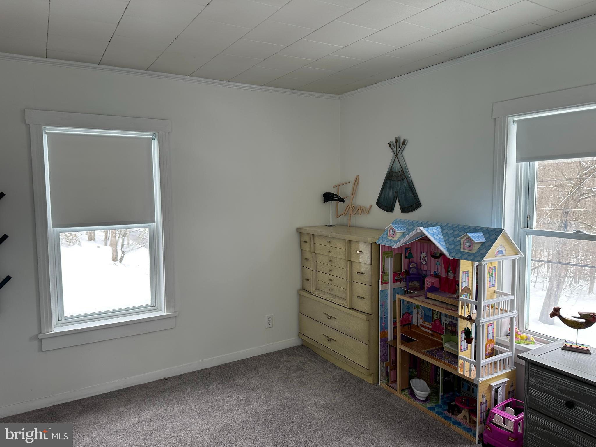 172 Stronach Rd