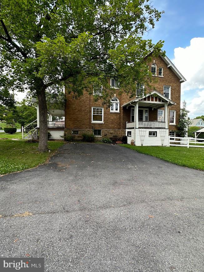 625 Turnpike Ave