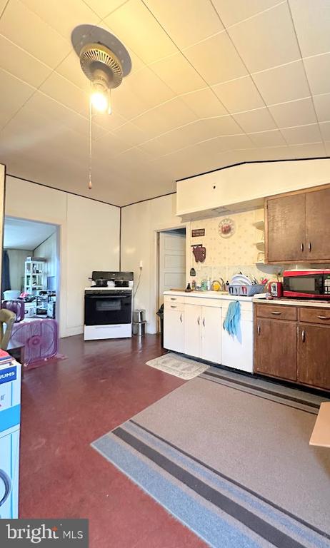 12 E Weber Ave