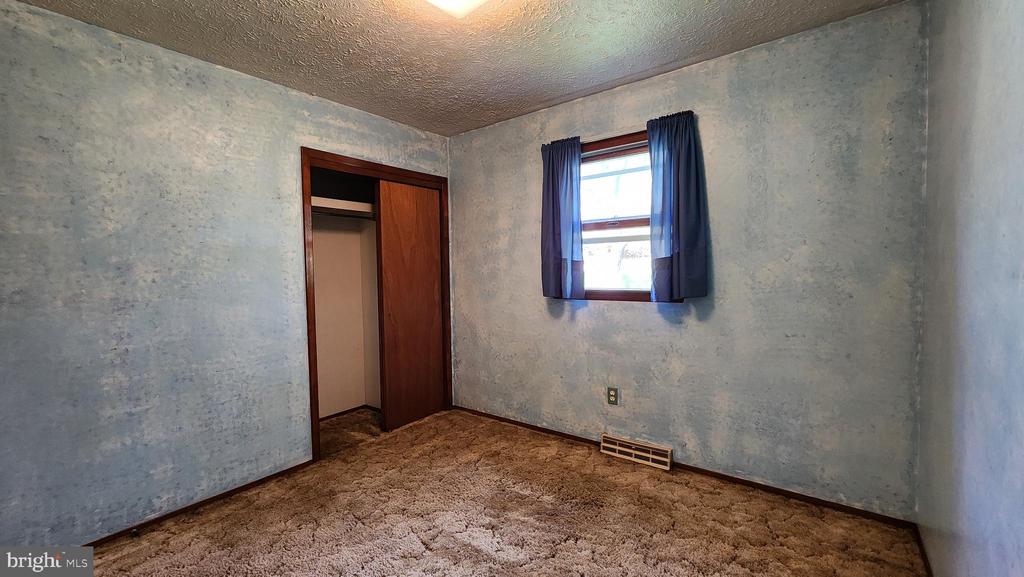 42 Mapes Ave