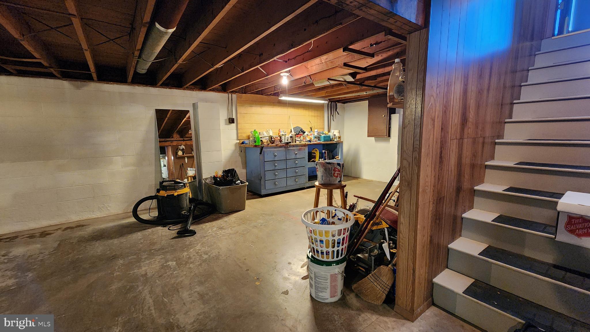 42 Mapes Ave