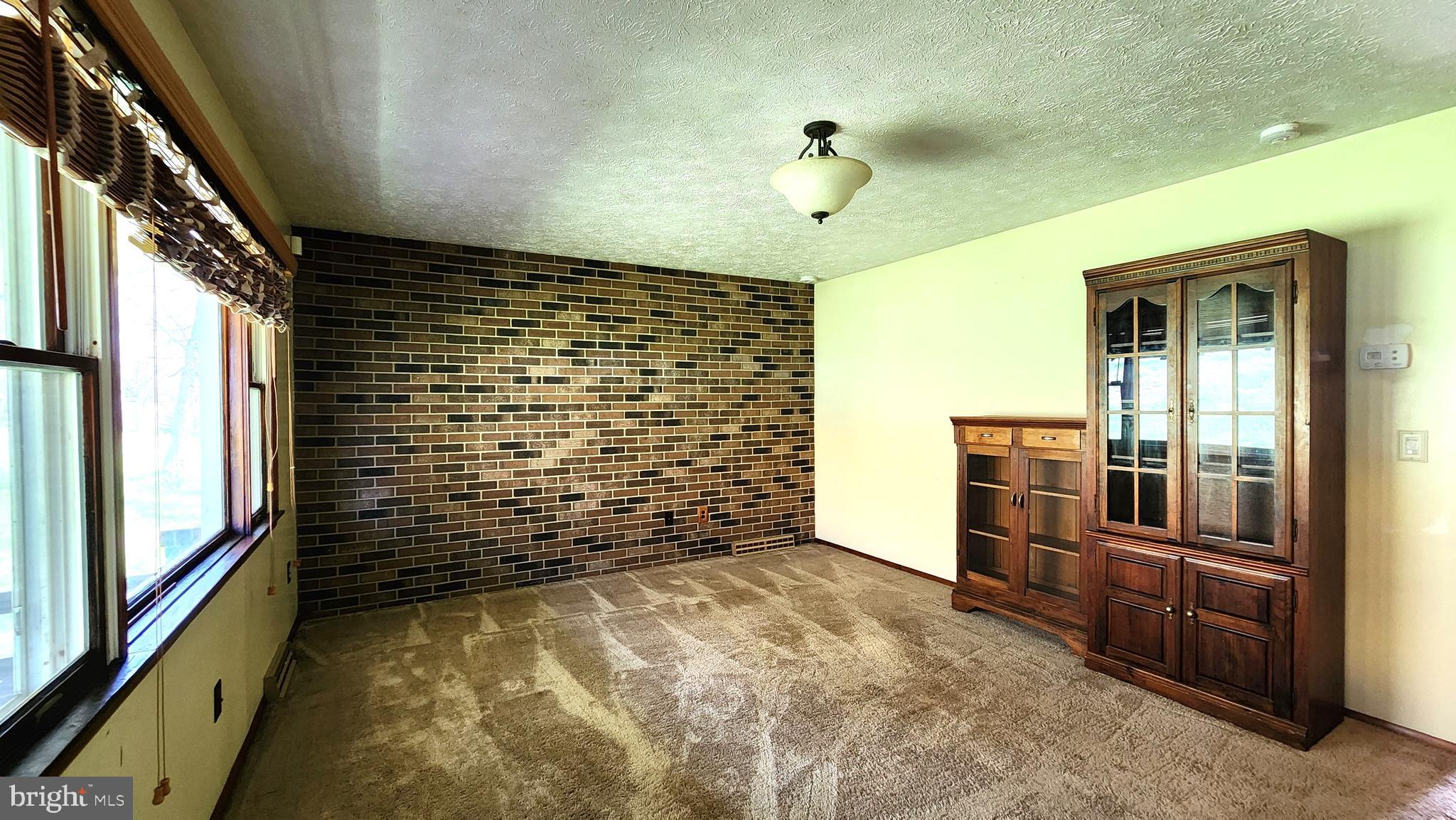 42 Mapes Ave