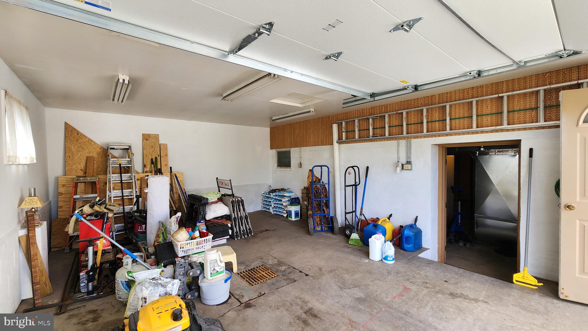 42 Mapes Ave
