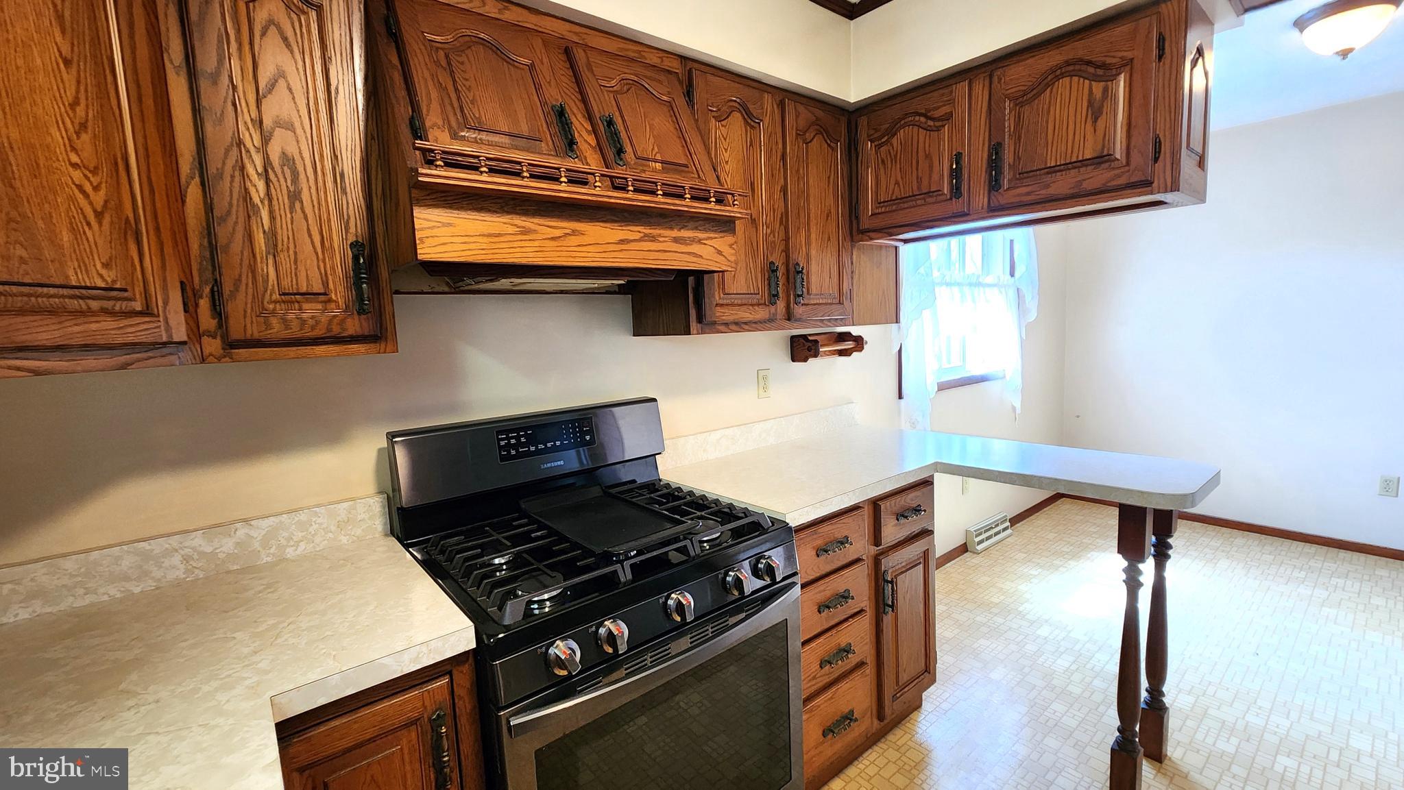 42 Mapes Ave