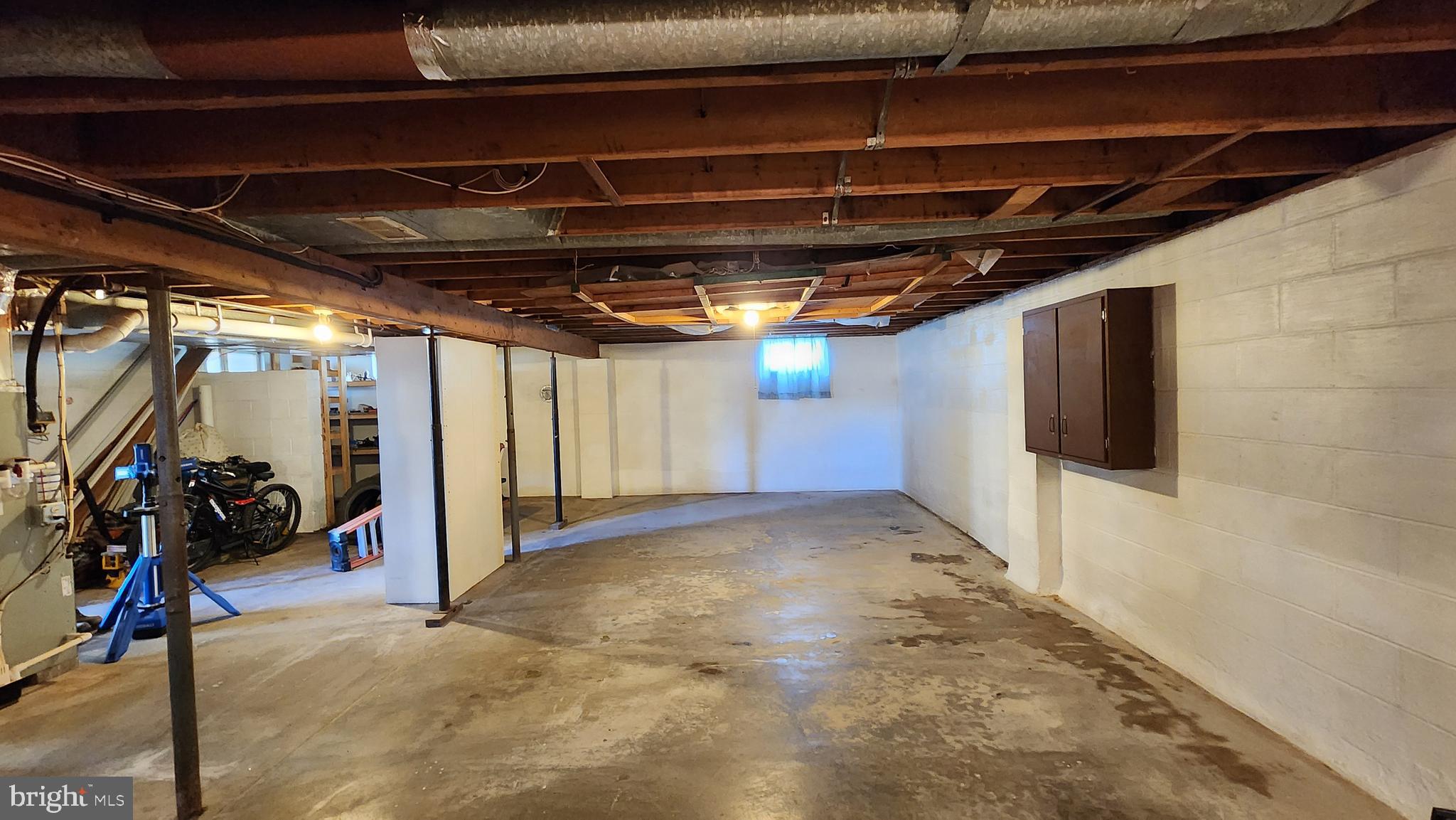 42 Mapes Ave