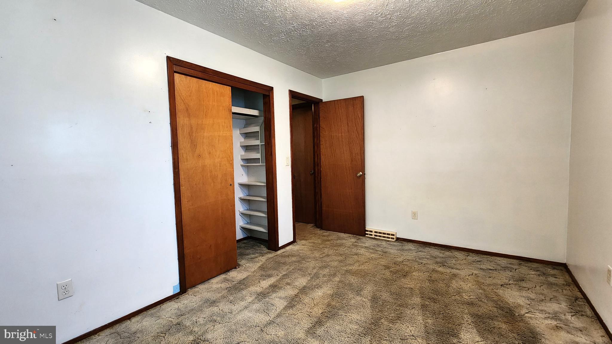 42 Mapes Ave