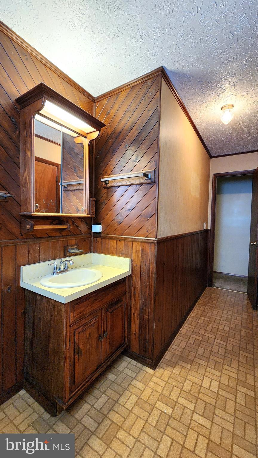 42 Mapes Ave