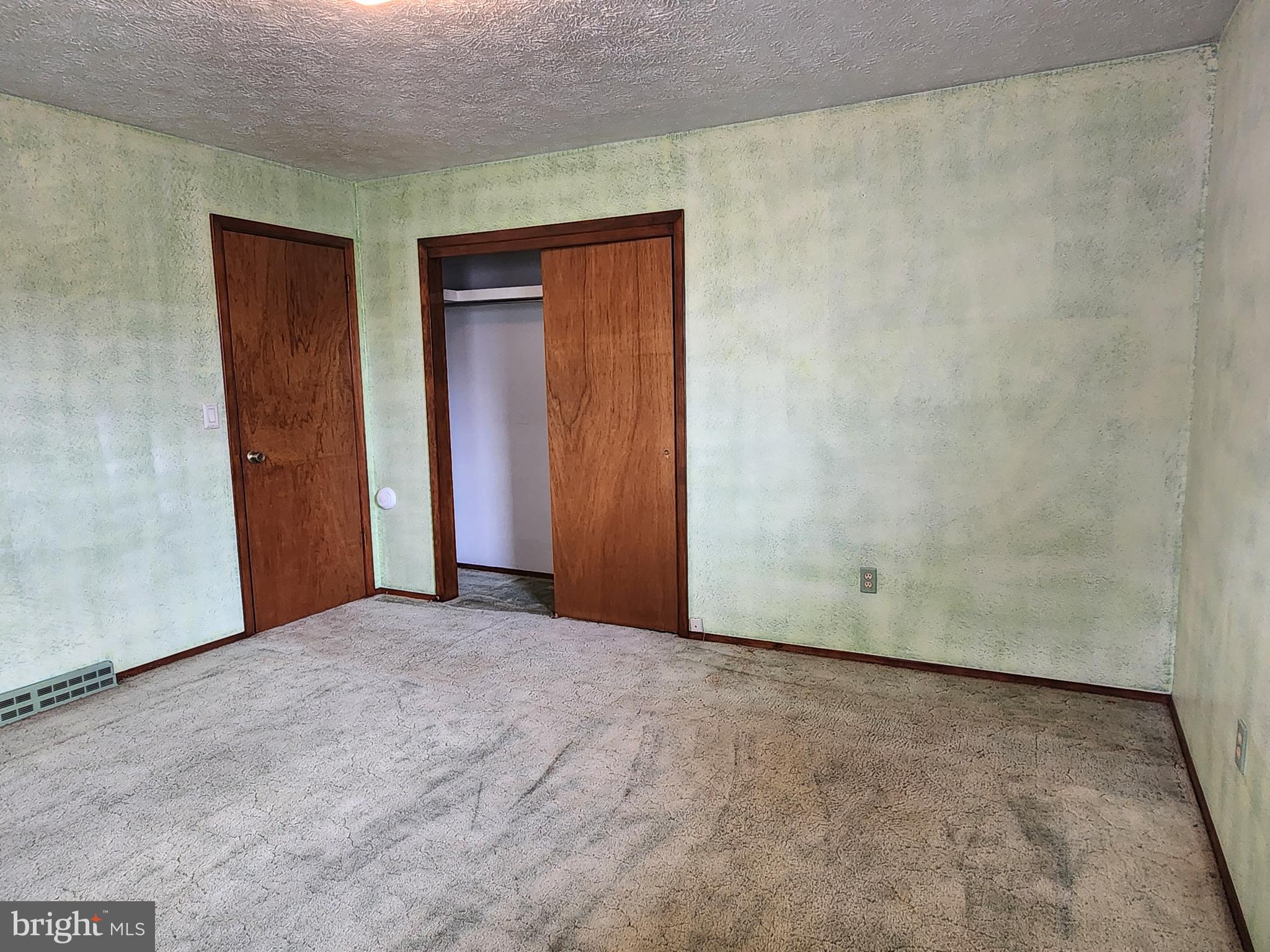 42 Mapes Ave