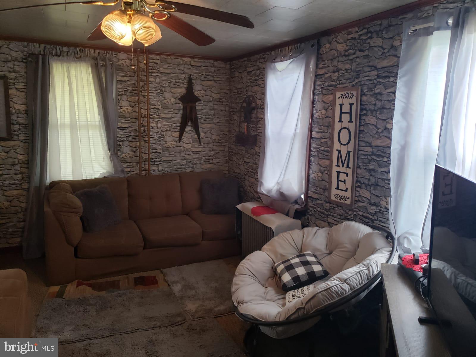 1550 Old Turnpike Rd