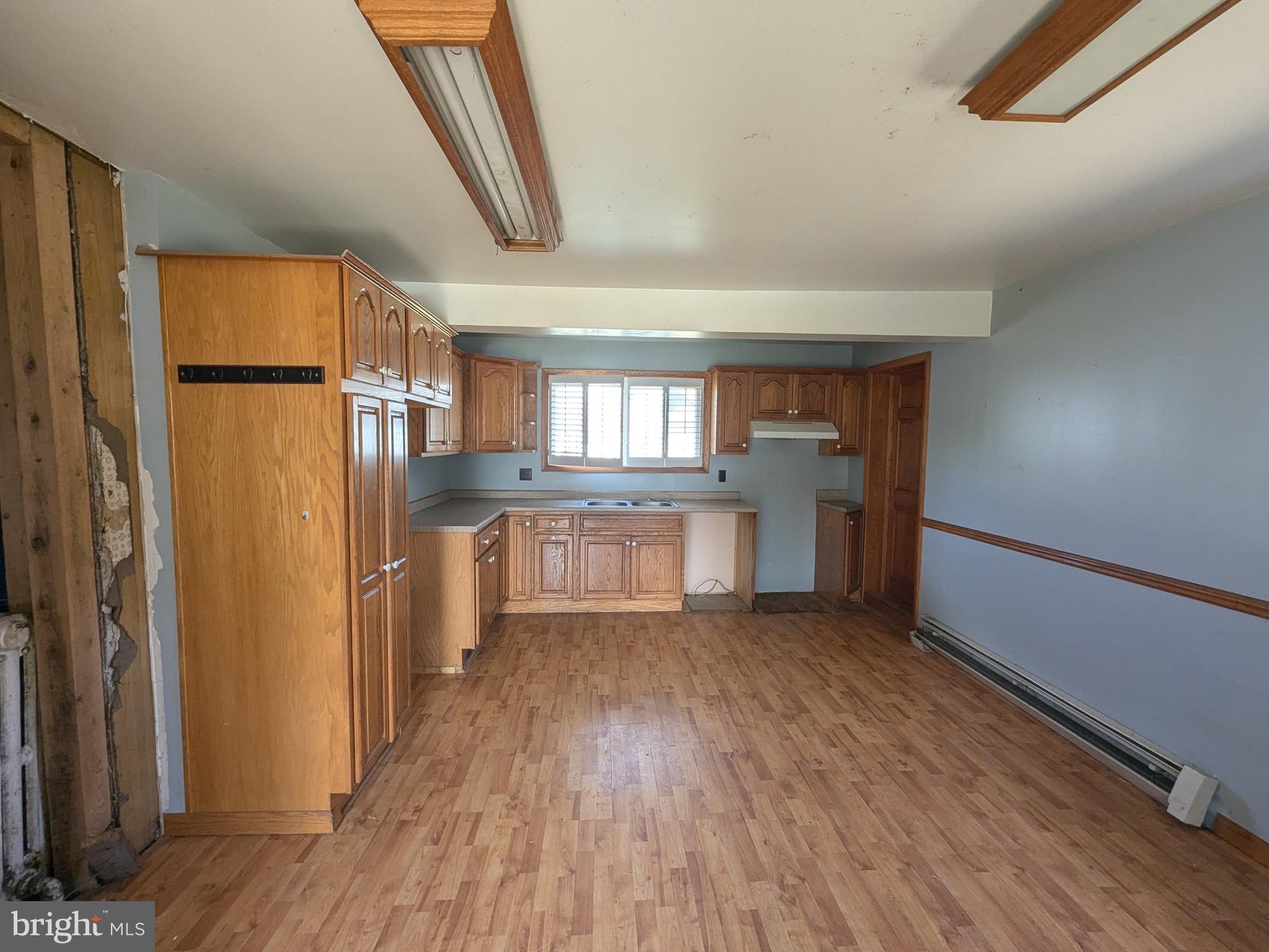 2561 Main St