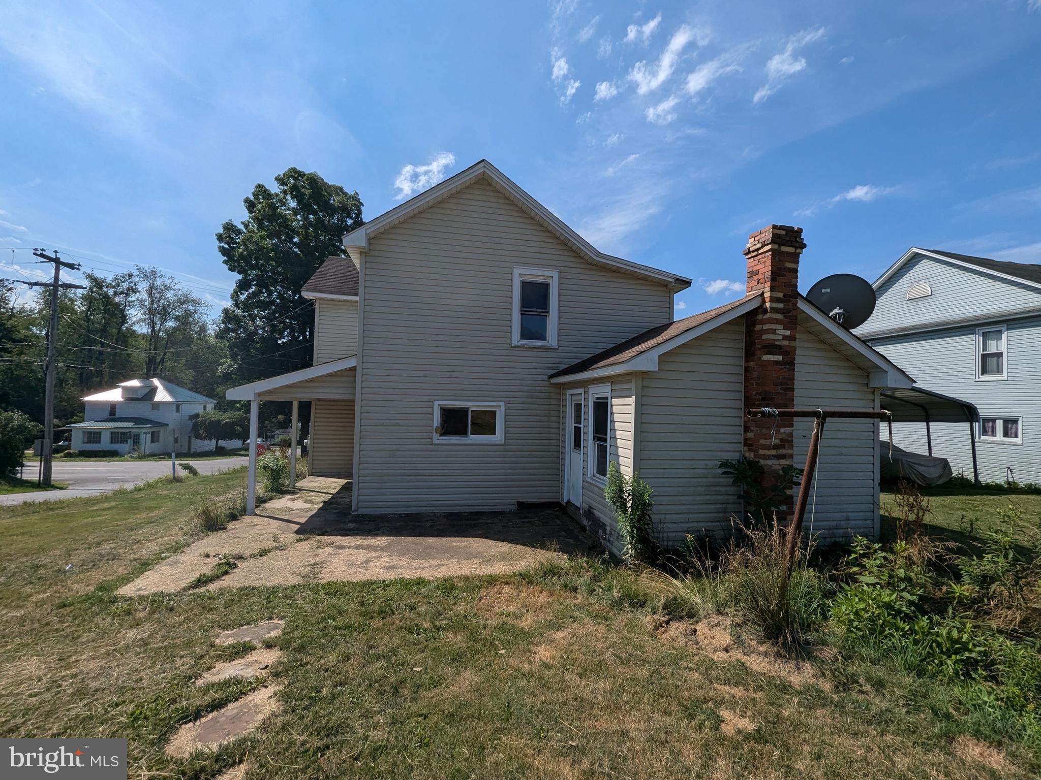 2561 Main St