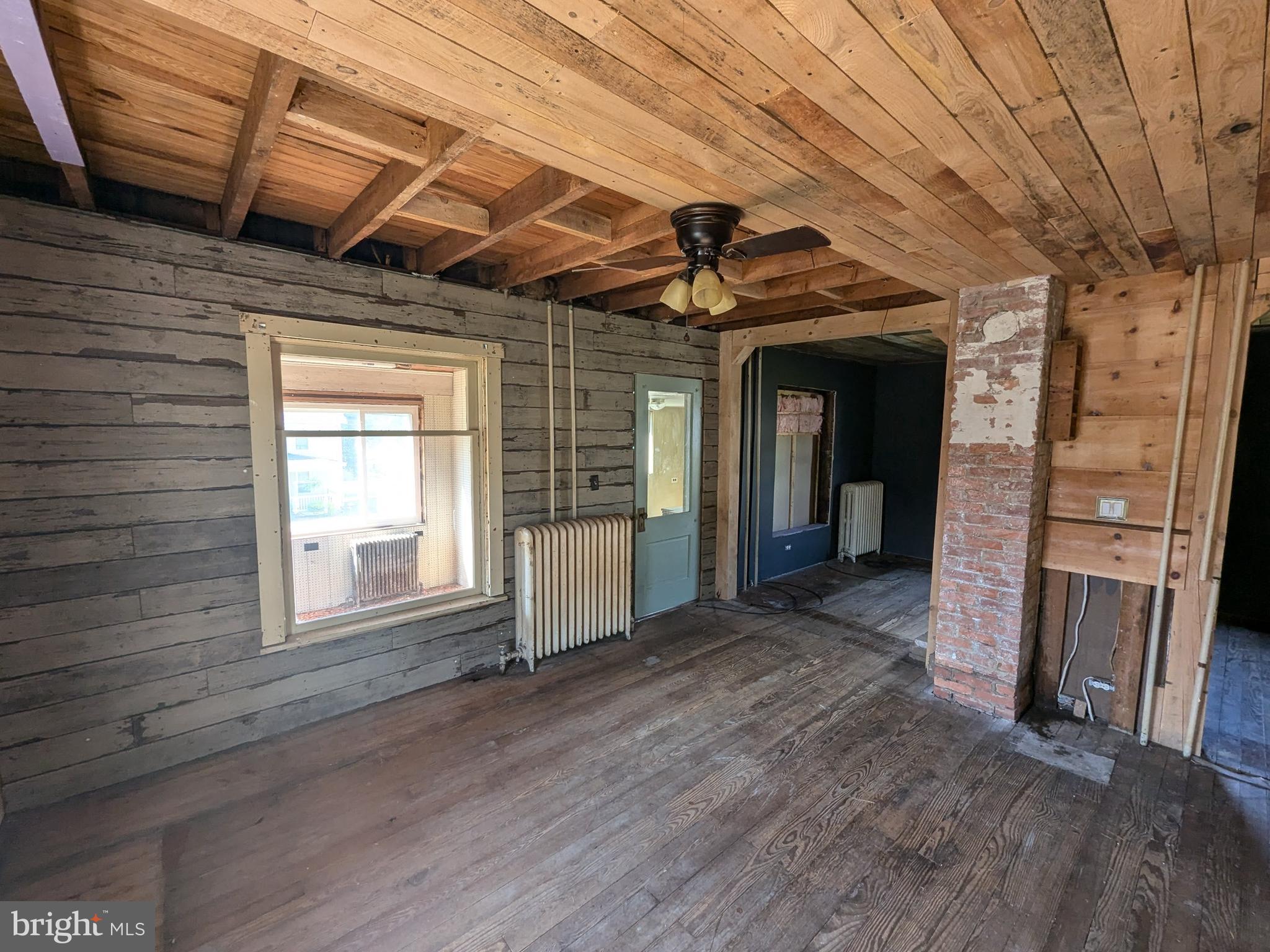 2561 Main St