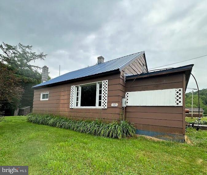 64 Railroad St