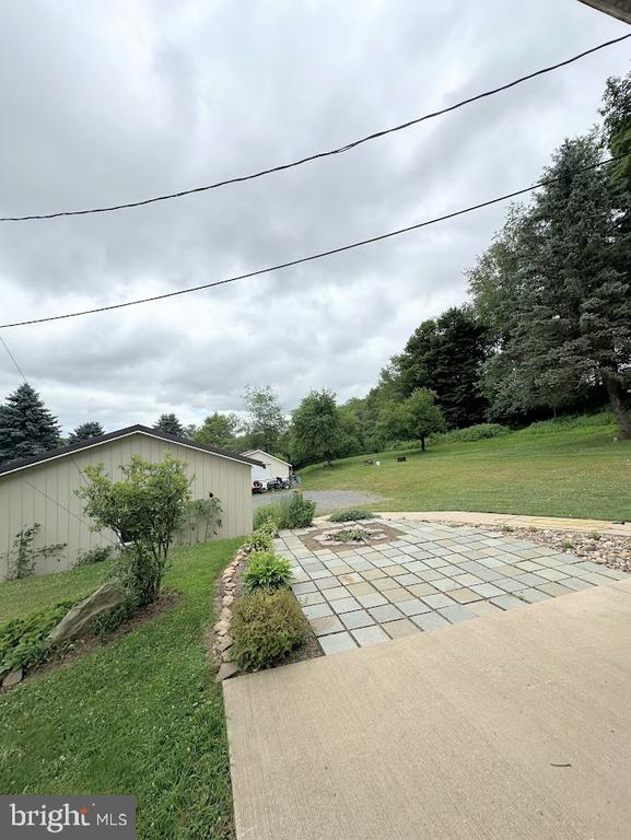 590 Frog Hollow Rd