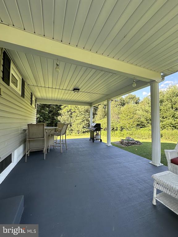 523 Frog Hollow Rd