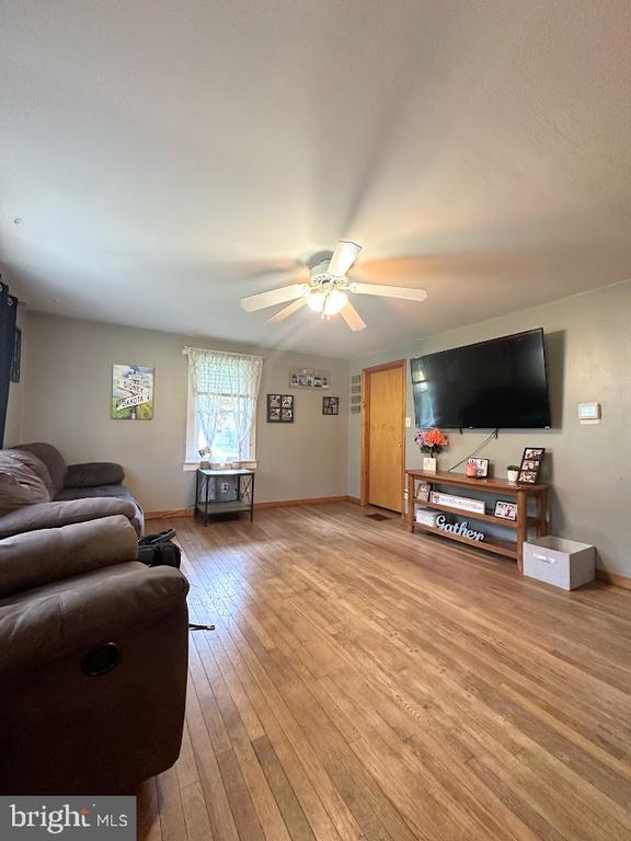 523 Frog Hollow Rd