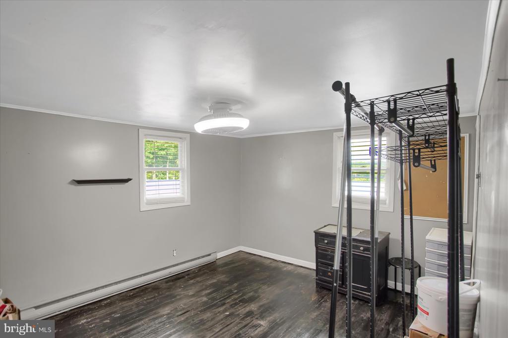 2356 Hogback Hl