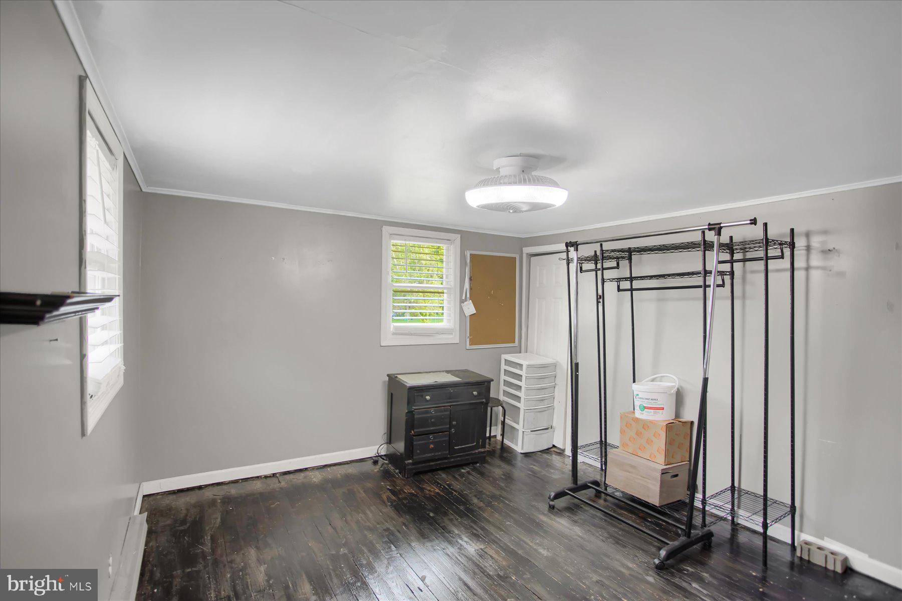 2356 Hogback Hl