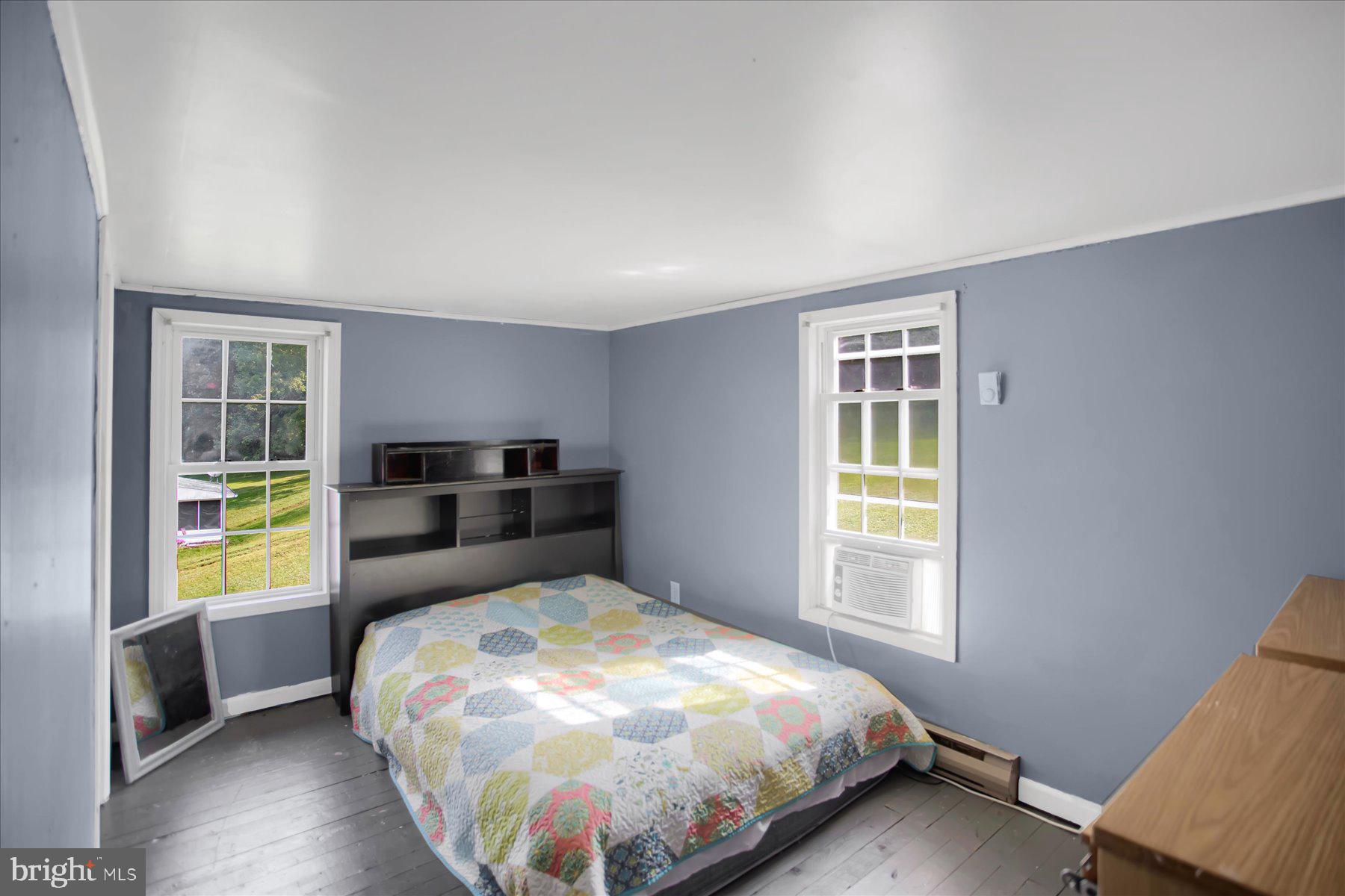 2356 Hogback Hl