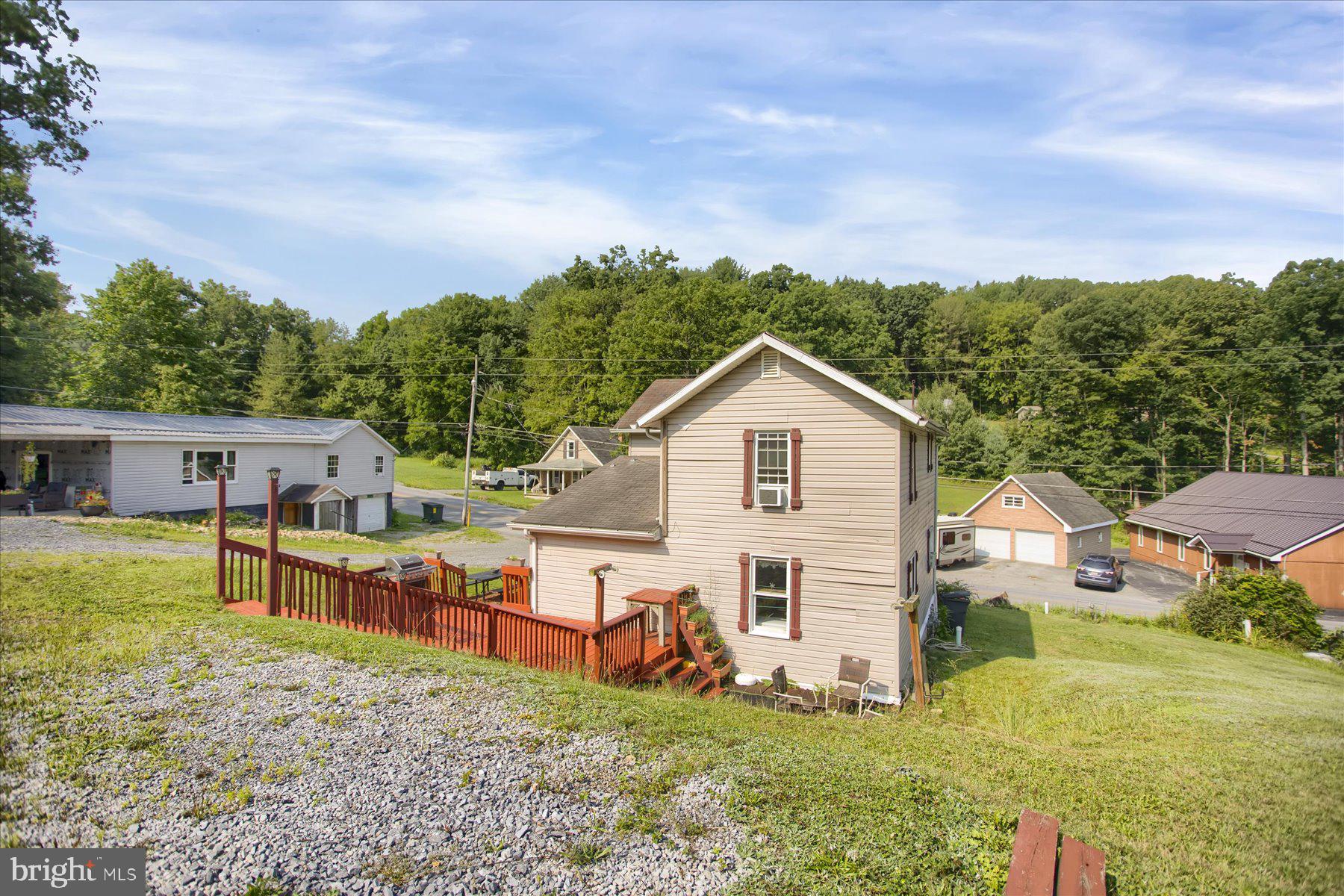 2356 Hogback Hl
