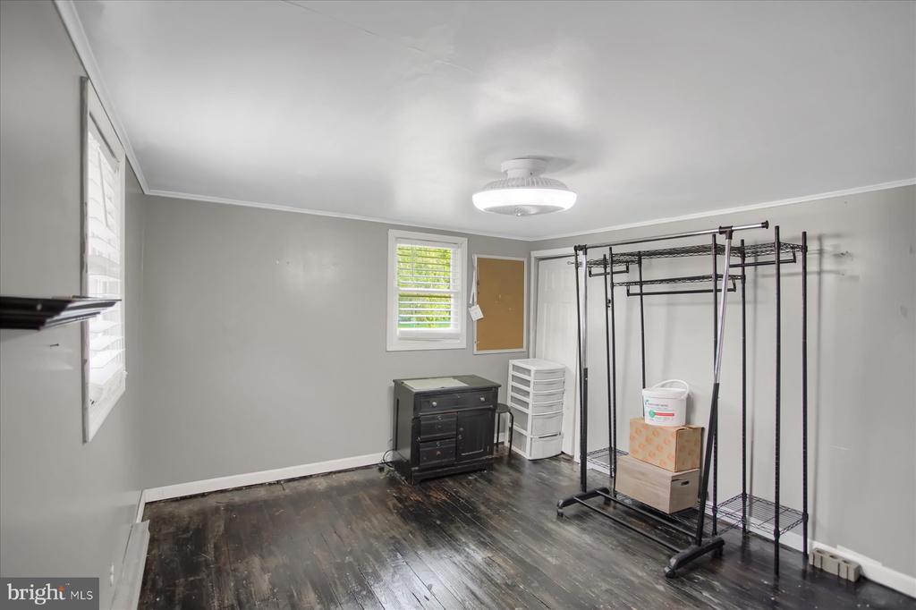 2356 Hogback Hl