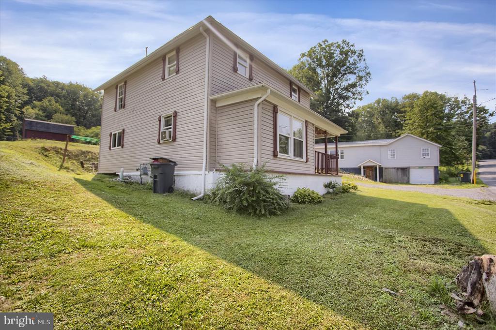 2356 Hogback Hl