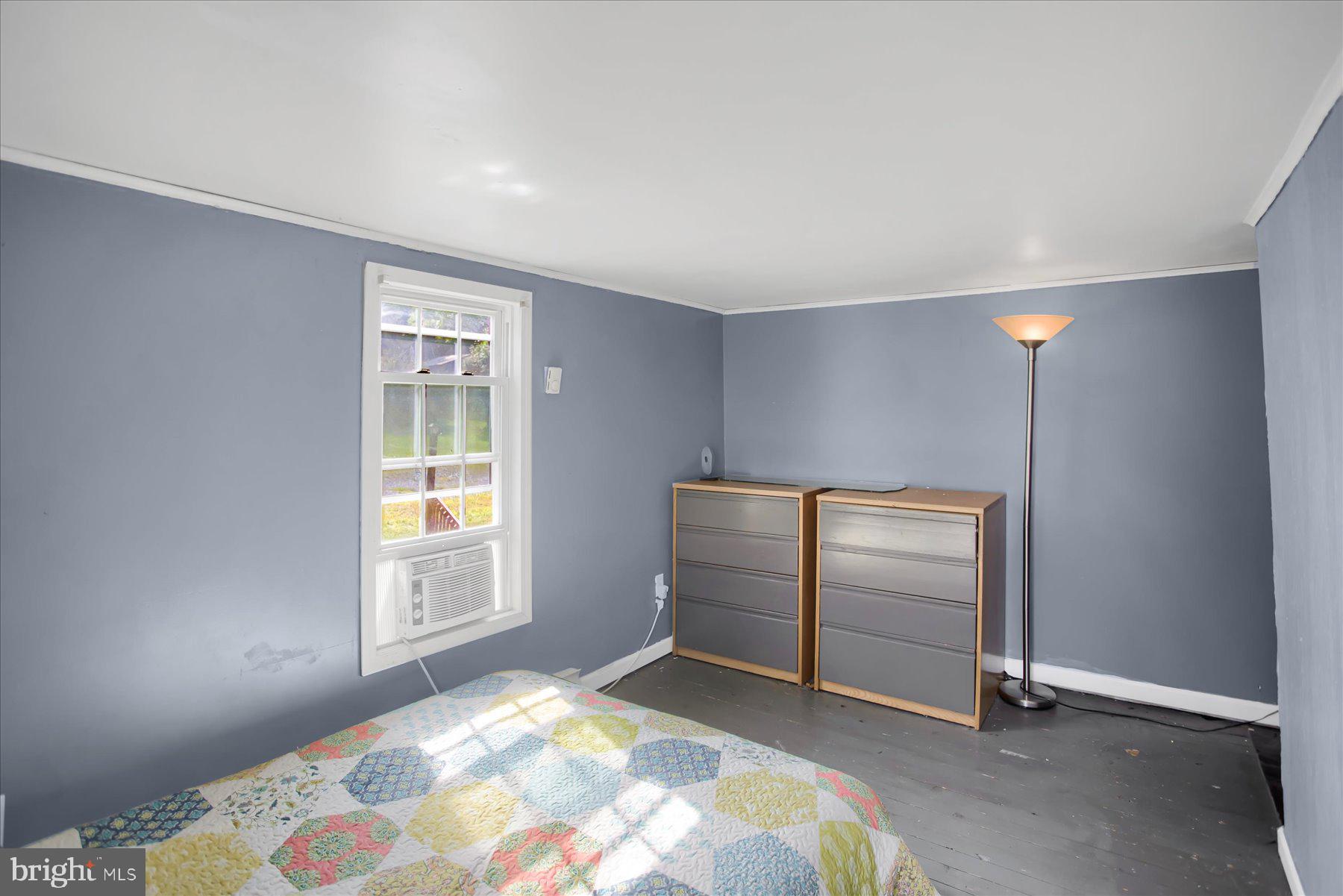 2356 Hogback Hl