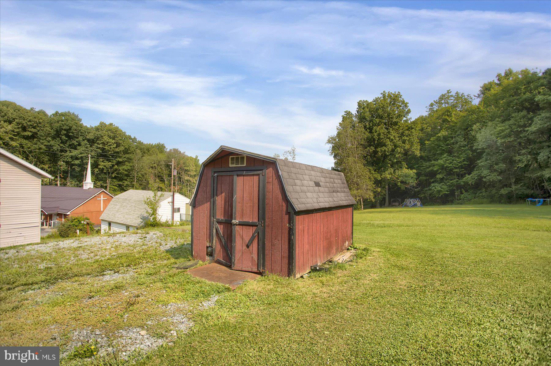 2356 Hogback Hl