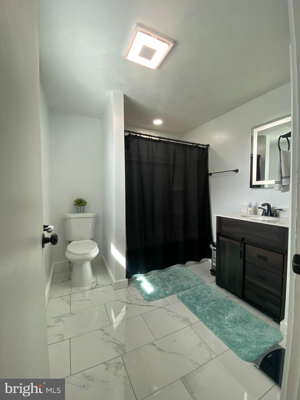 600 Clara St