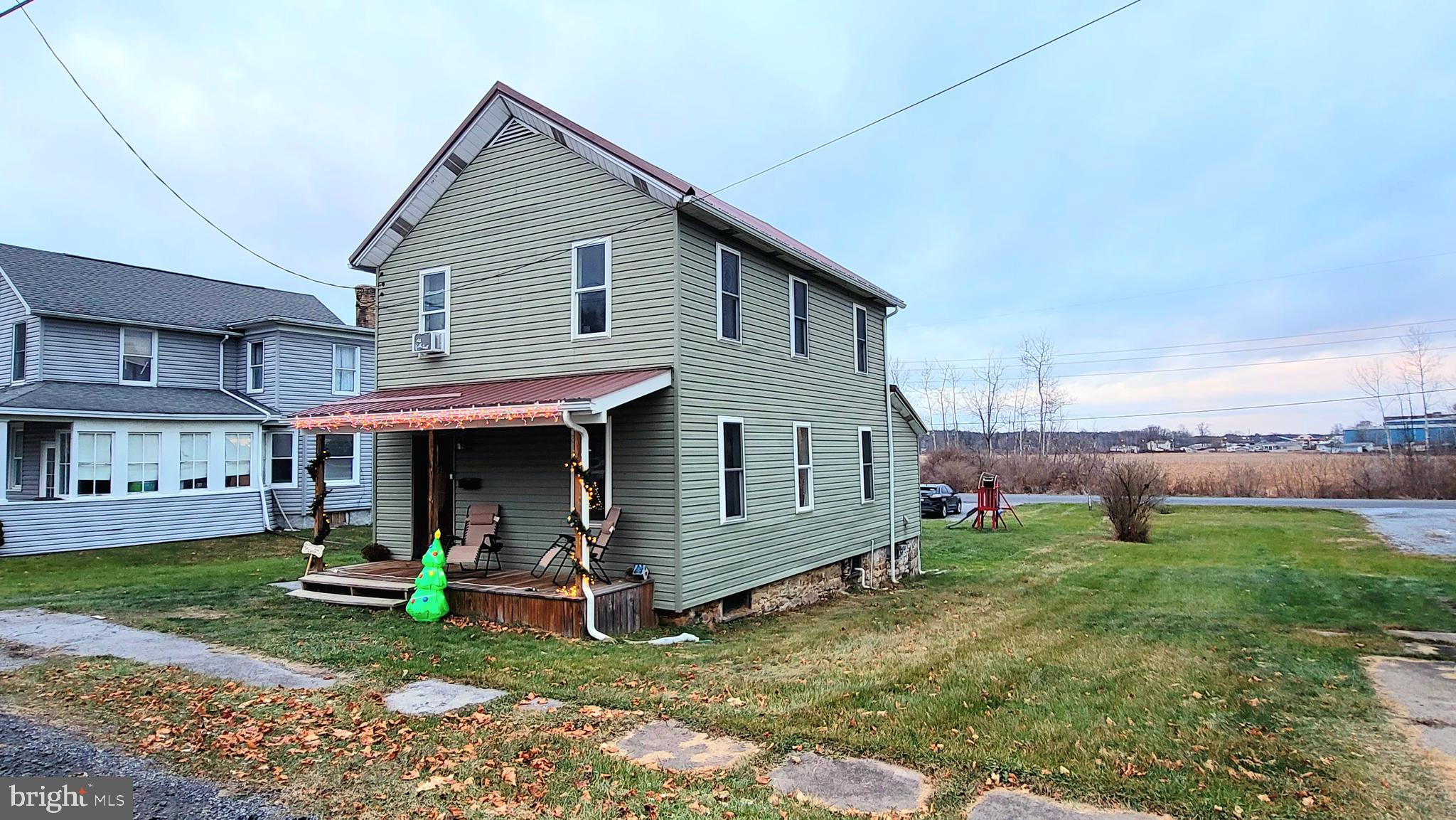 512 Laura St