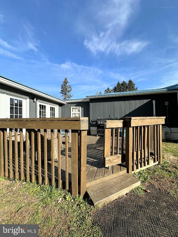 50 Sunset Ln