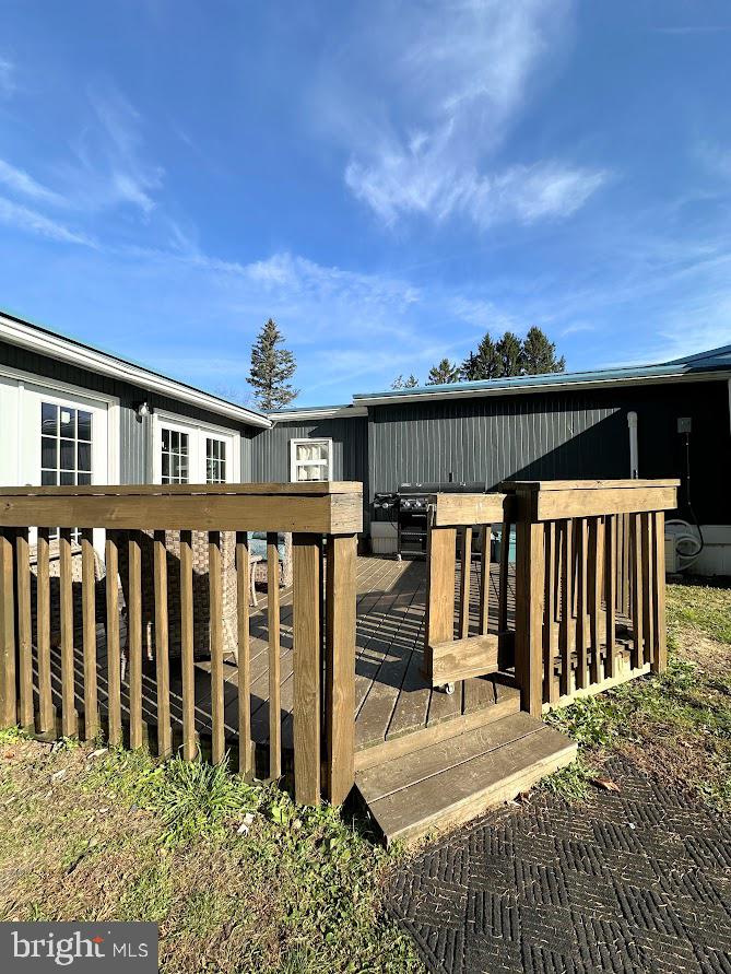 50 Sunset Ln