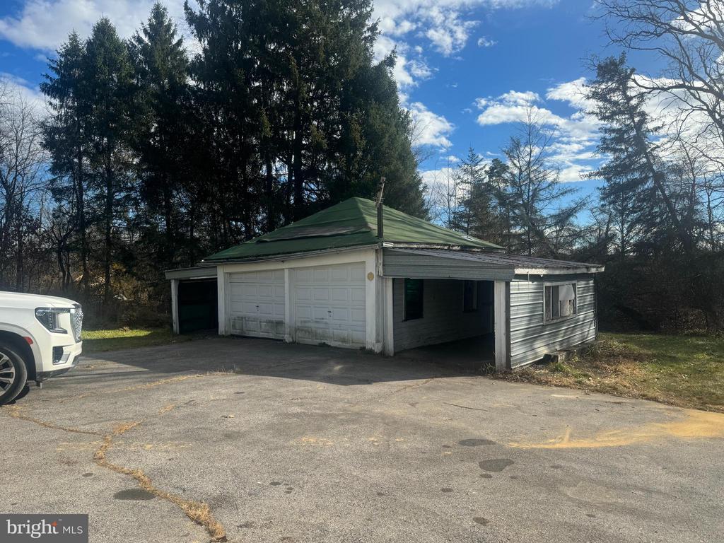 456 Empire Road Rd