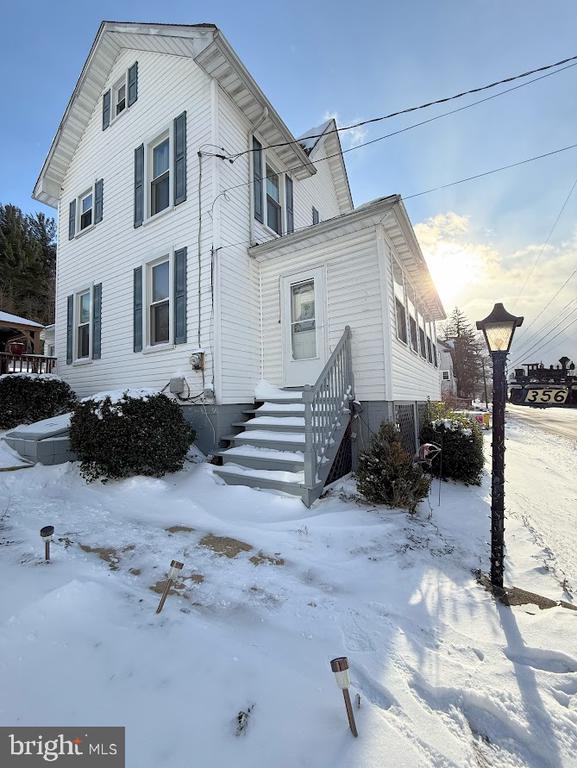 356 Main St
