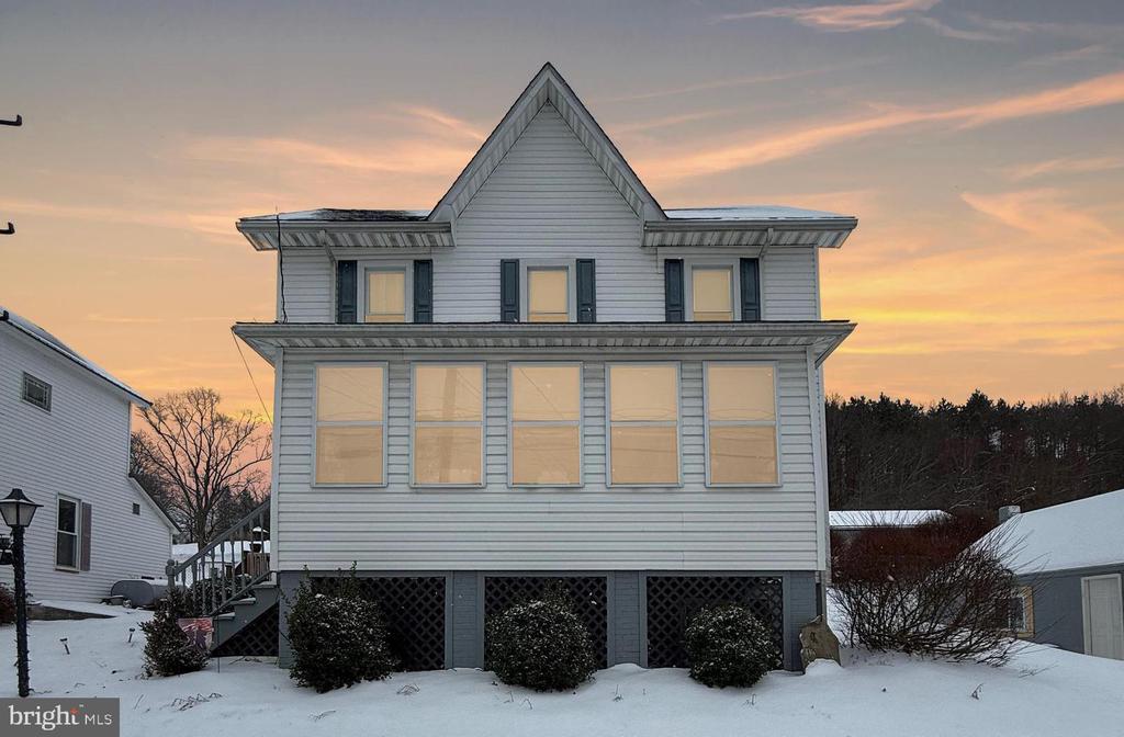 356 Main St
