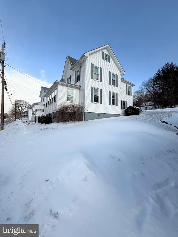 356 Main St