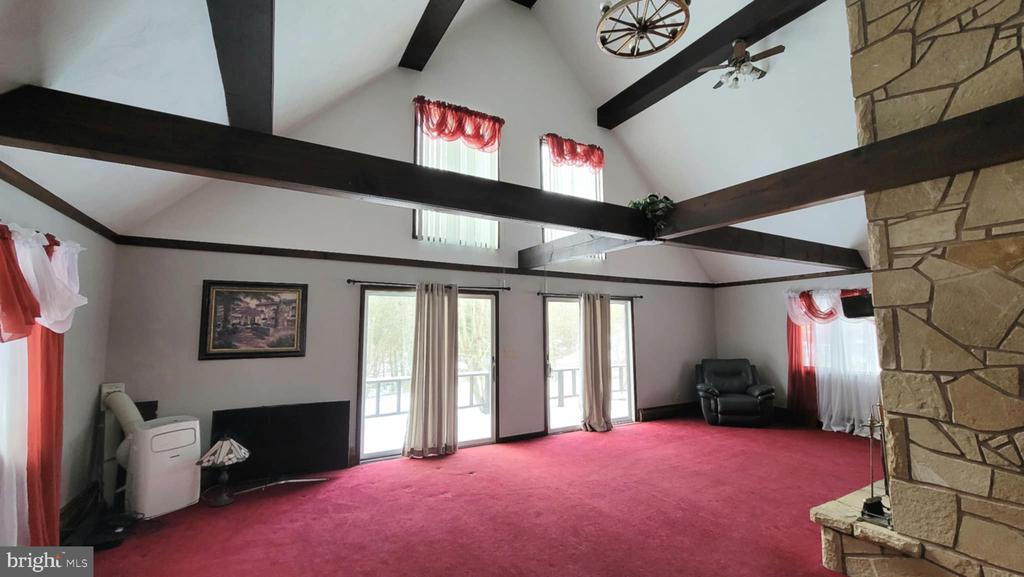 54 Ambrose Ln