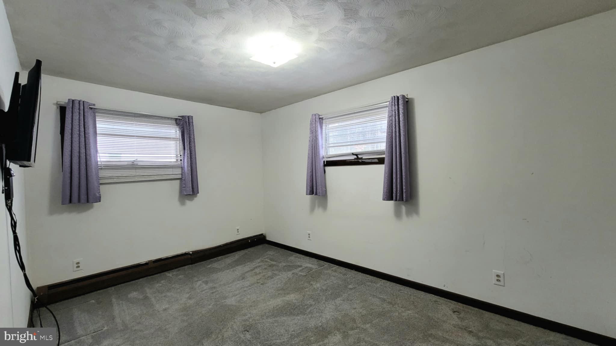 54 Ambrose Ln