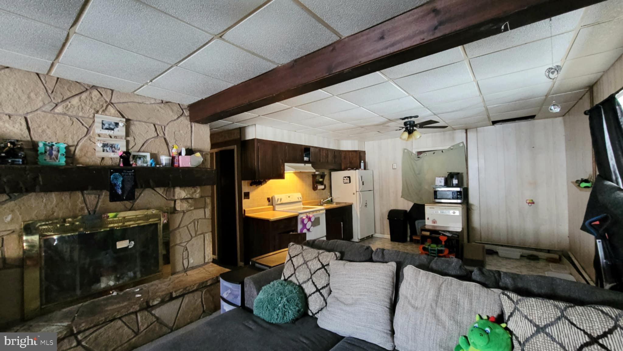 54 Ambrose Ln
