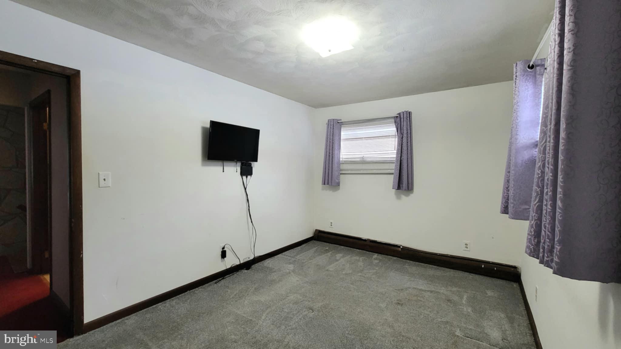 54 Ambrose Ln