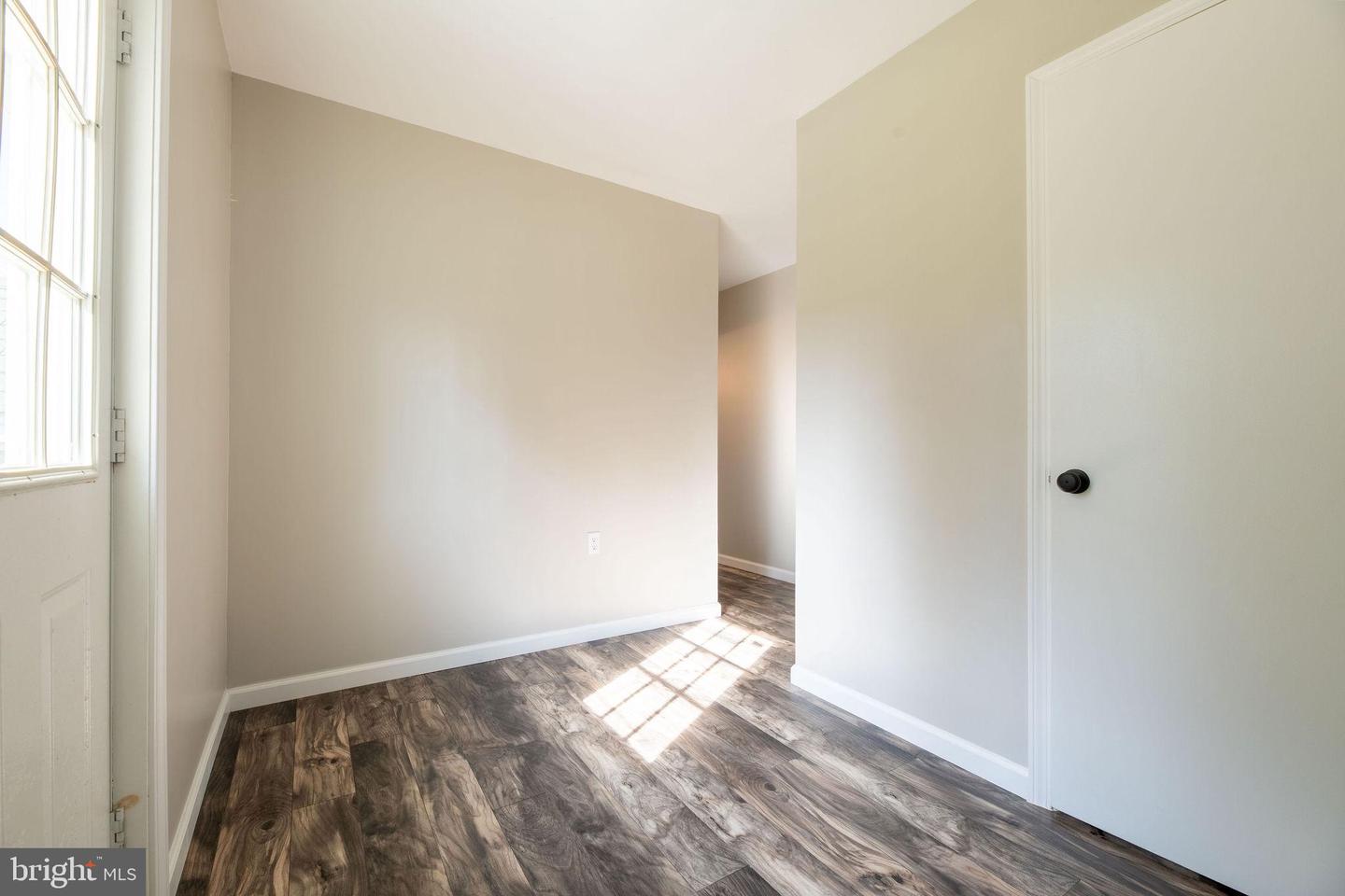 1121 W Hannah St