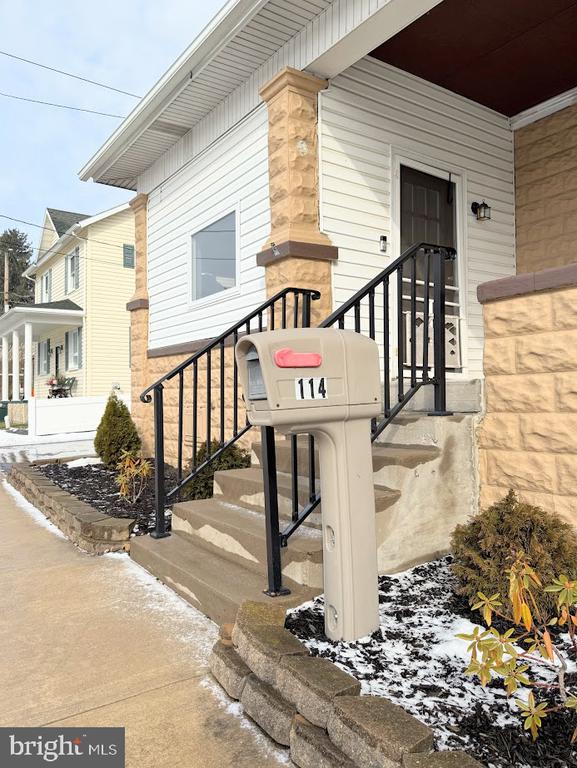 114 Kate St