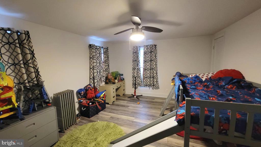 138 Curtin St