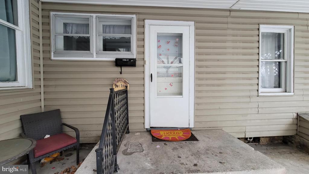 138 Curtin St